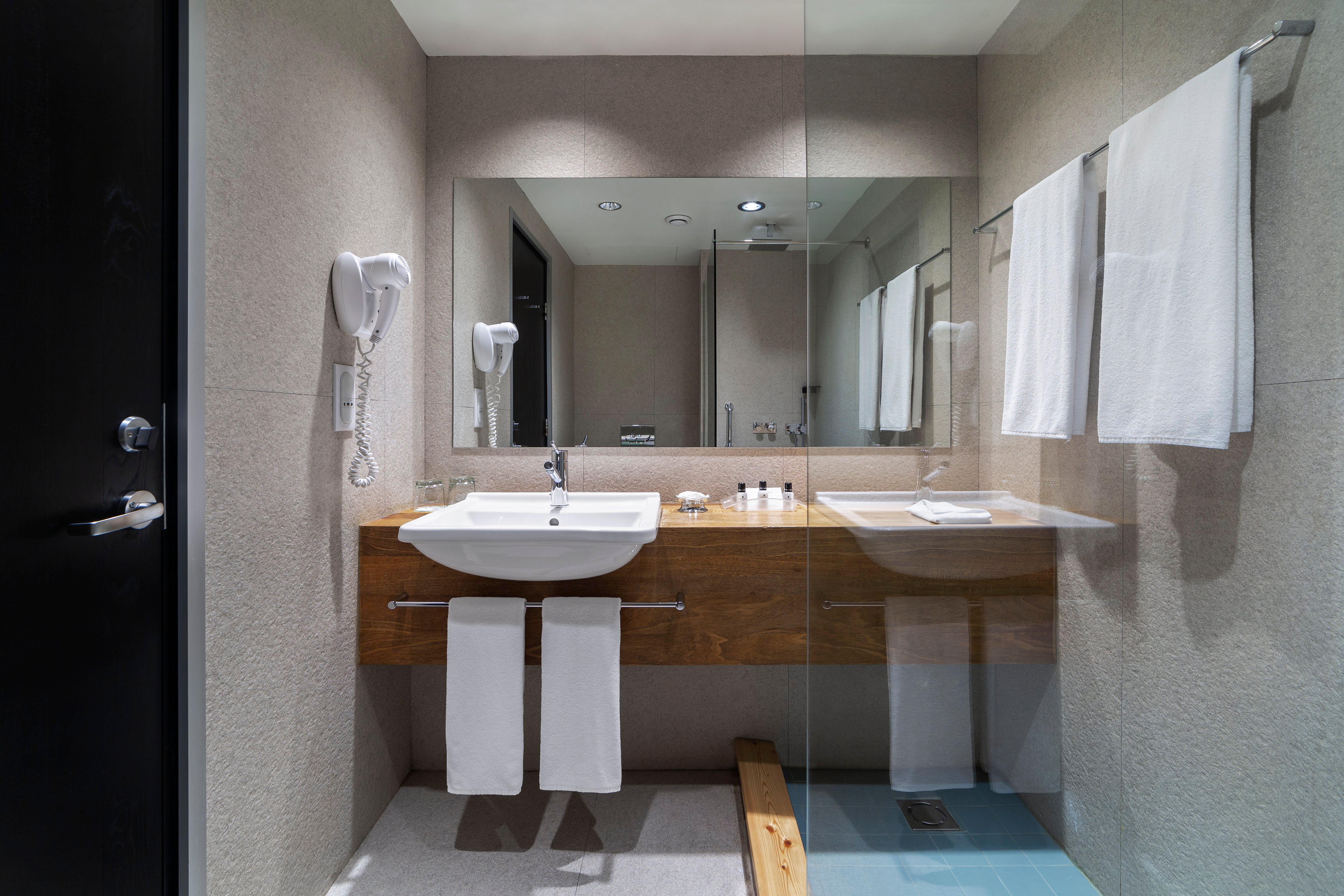 Holiday Inn - Tbilisi By Ihg Exterior photo
