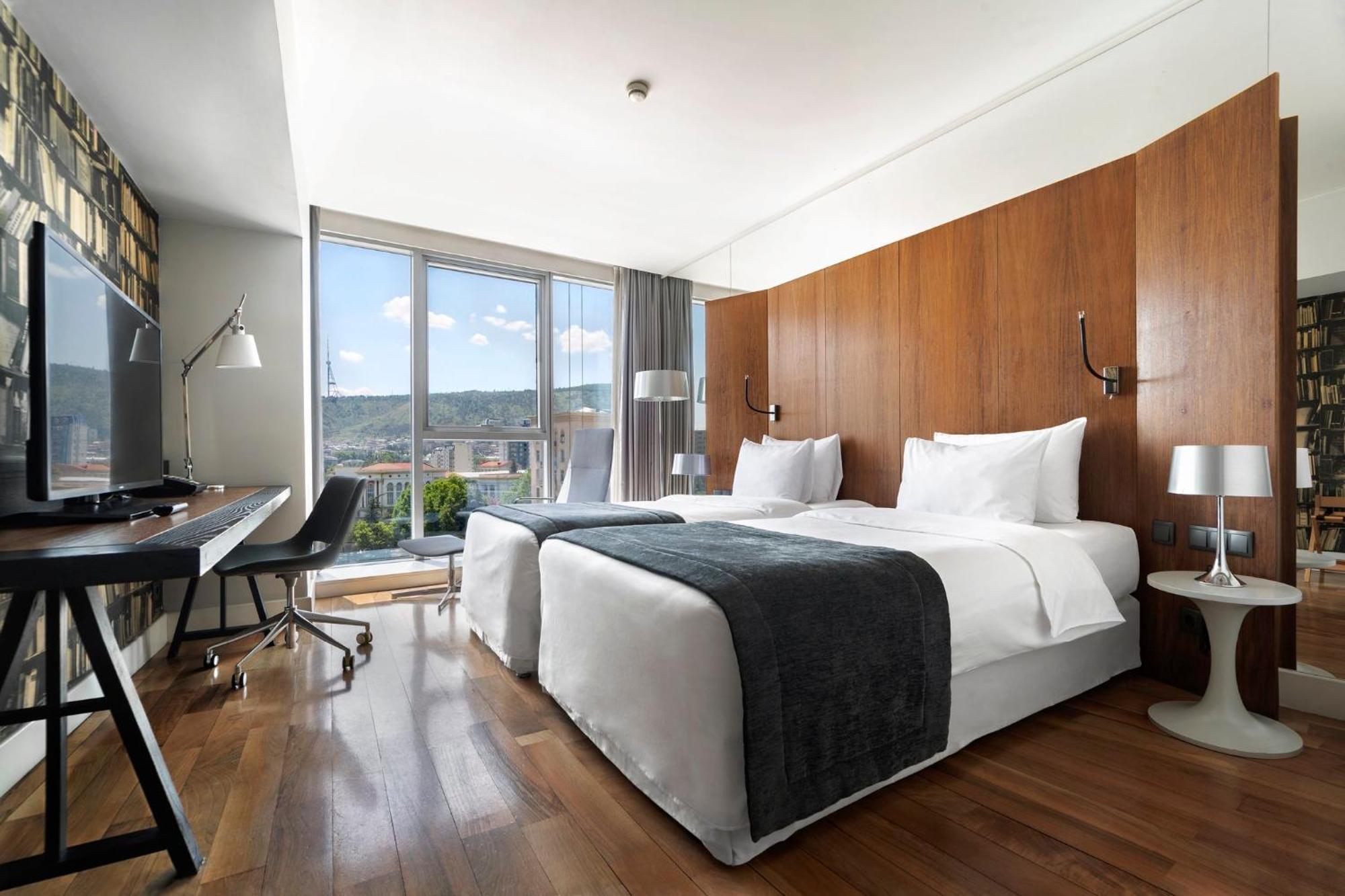 Holiday Inn - Tbilisi By Ihg Exterior photo
