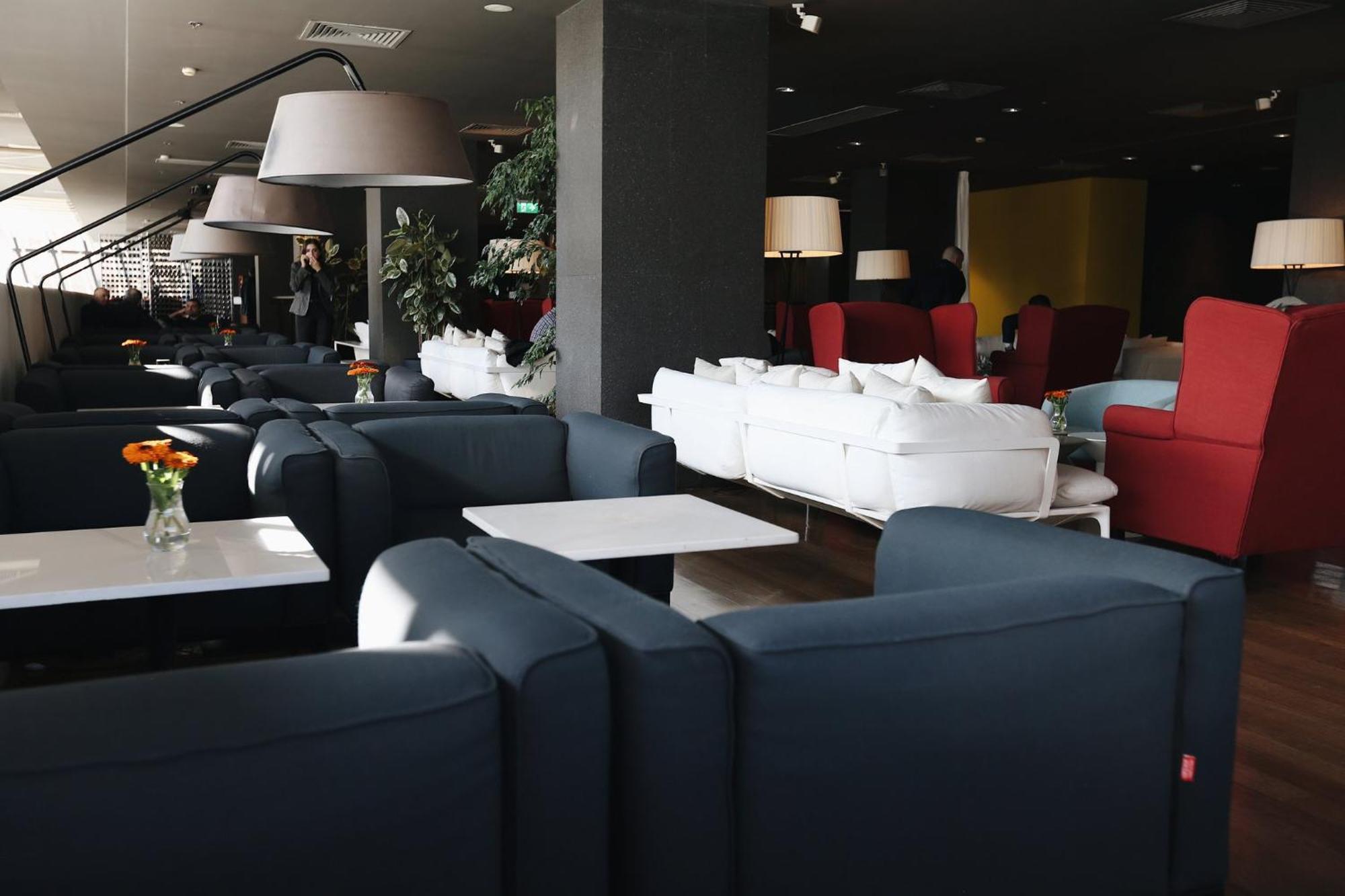 Holiday Inn - Tbilisi By Ihg Exterior photo