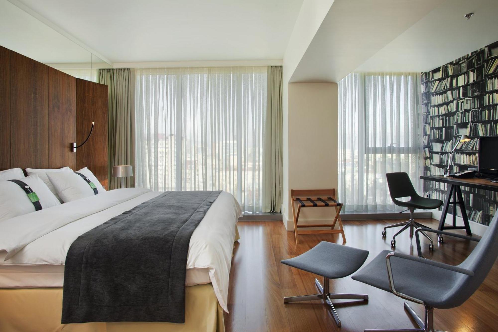 Holiday Inn - Tbilisi By Ihg Exterior photo