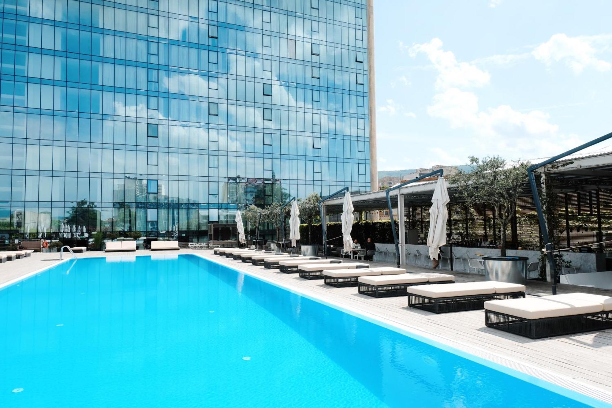 Holiday Inn - Tbilisi By Ihg Exterior photo