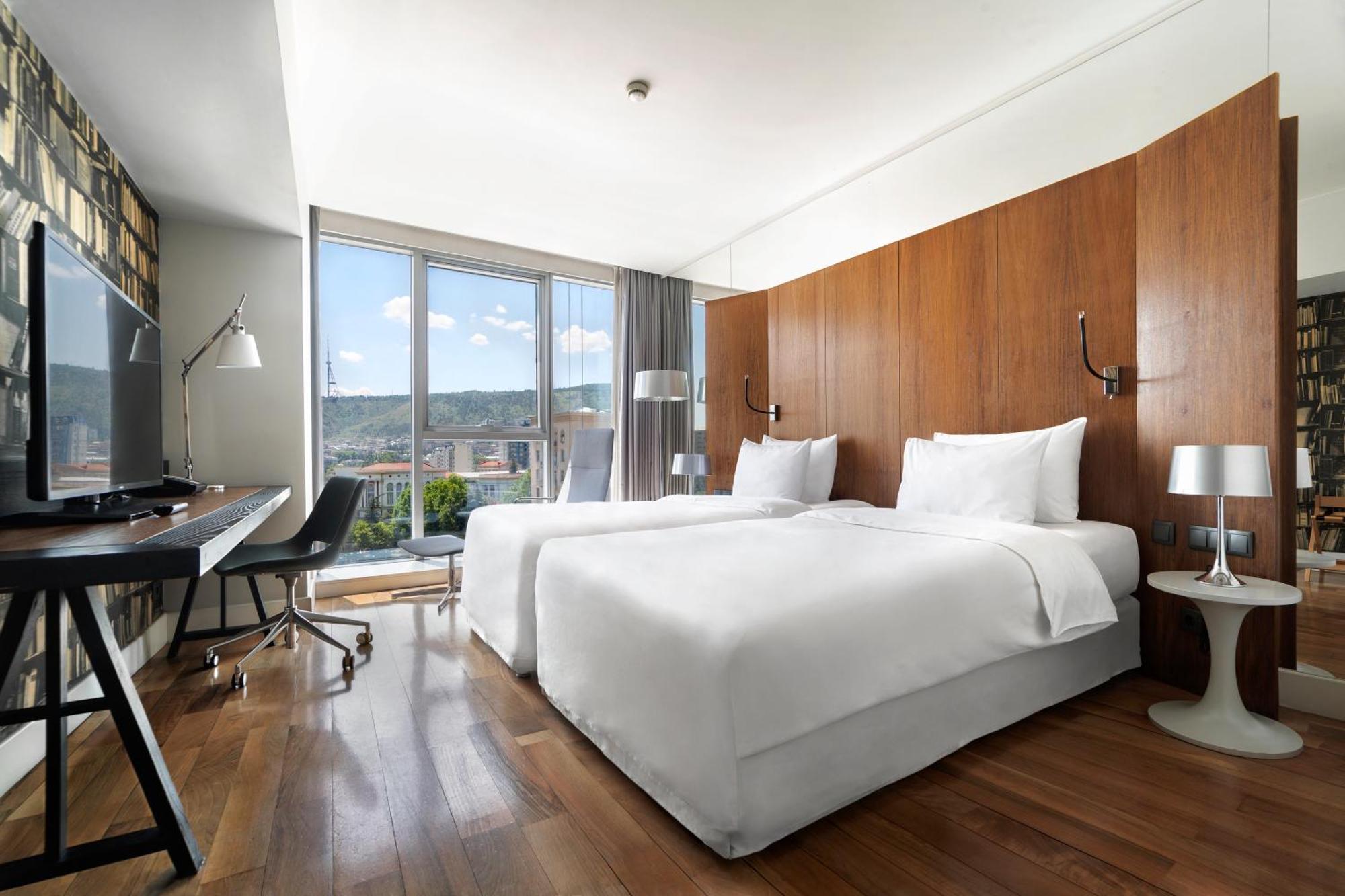 Holiday Inn - Tbilisi By Ihg Exterior photo