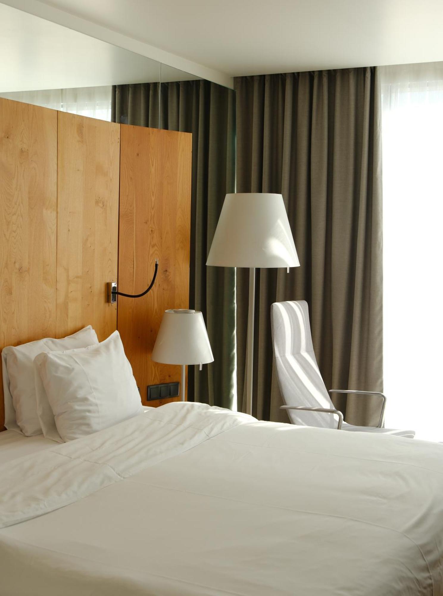 Holiday Inn - Tbilisi By Ihg Exterior photo